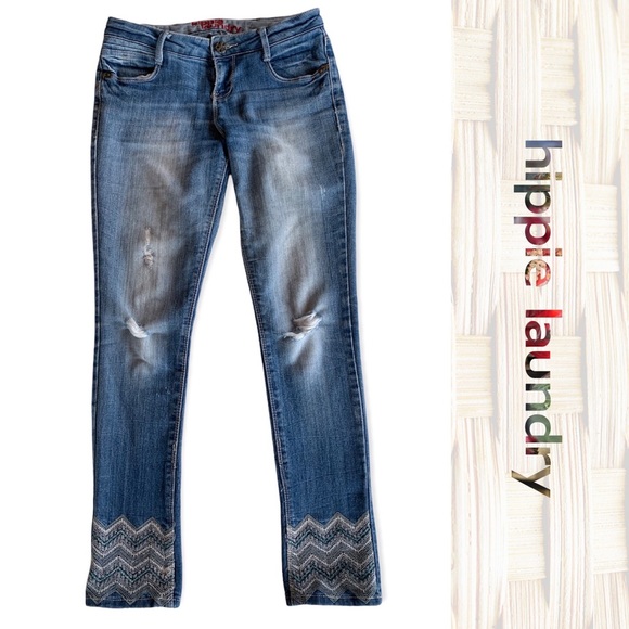 Hippie Laundry Vanilla Star Embroidered Hem Distressed Straight Leg Jeans - Picture 2 of 14